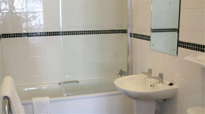 Mountview Hotel Express Saint Helier Bagian luar foto